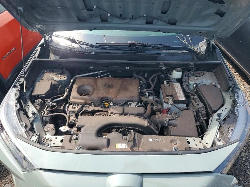 2019 TOYOTA RAV4 XLE 12