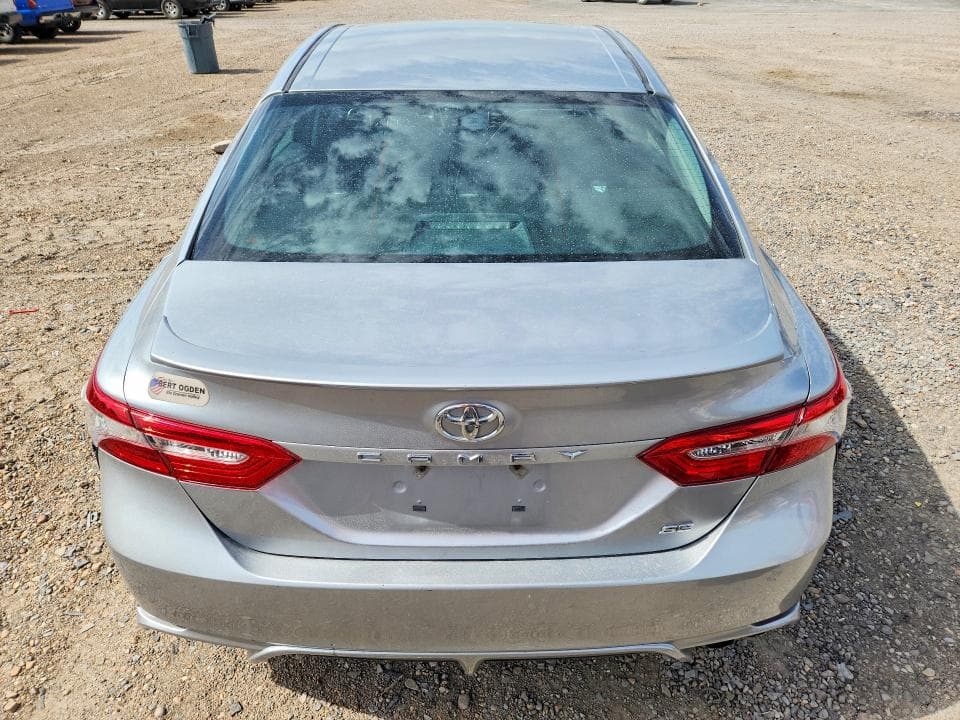 2018 TOYOTA CAMRY SE 6
