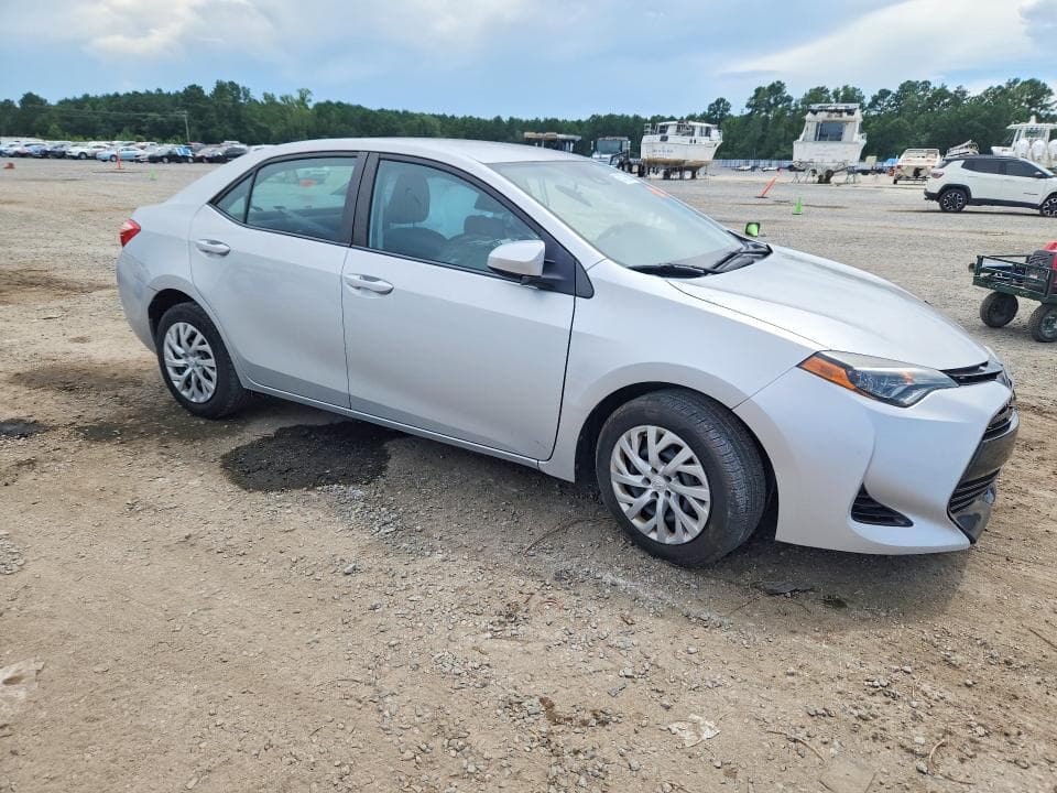 2018 TOYOTA COROLLA LE 4