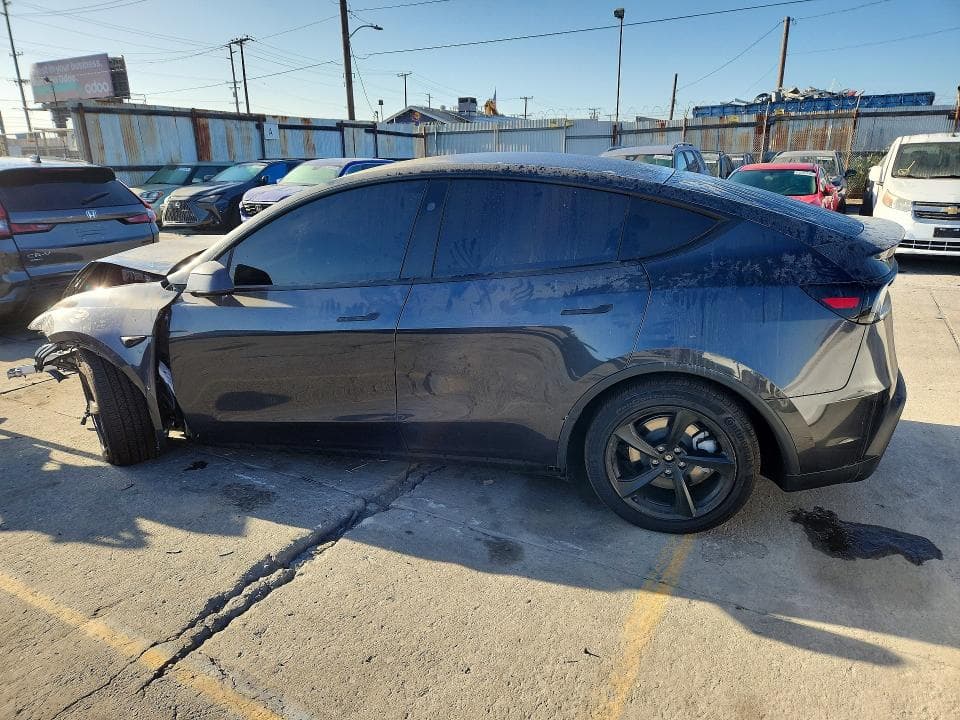 2026 TESLA MODEL Y 3