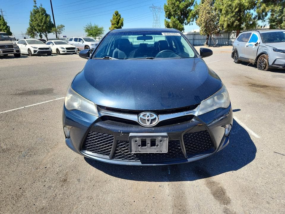 2017 TOYOTA CAMRY SE 5