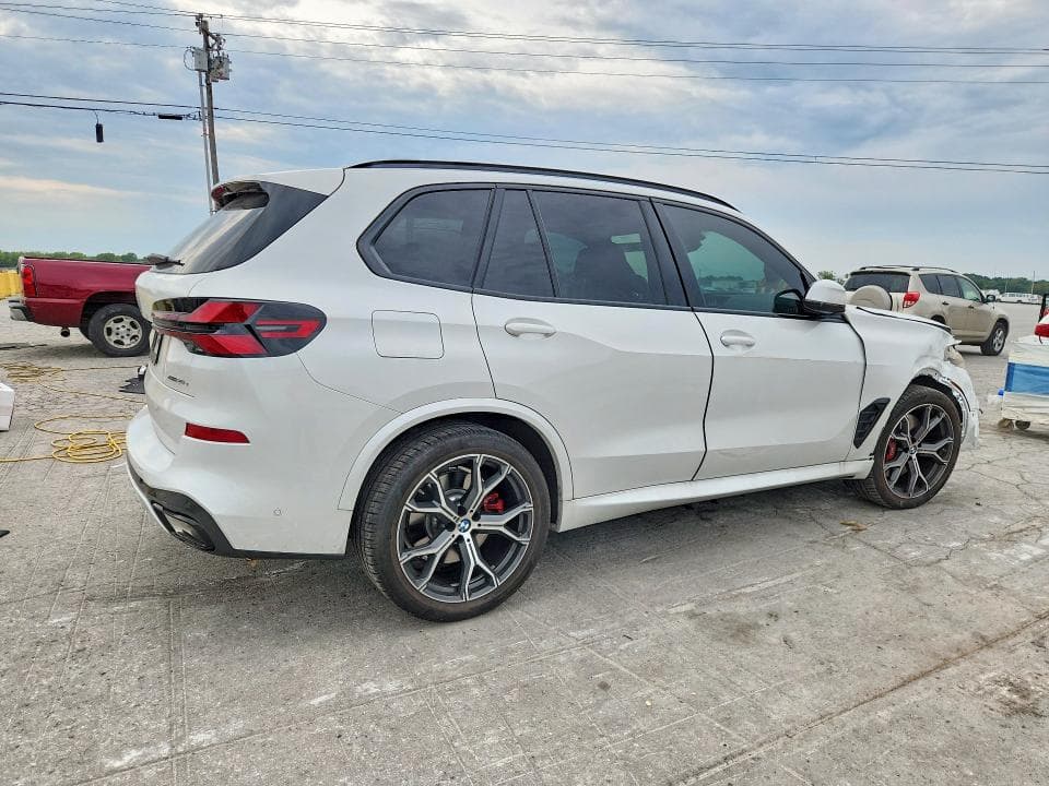 2026 BMW X5 XDRIVE50E 3