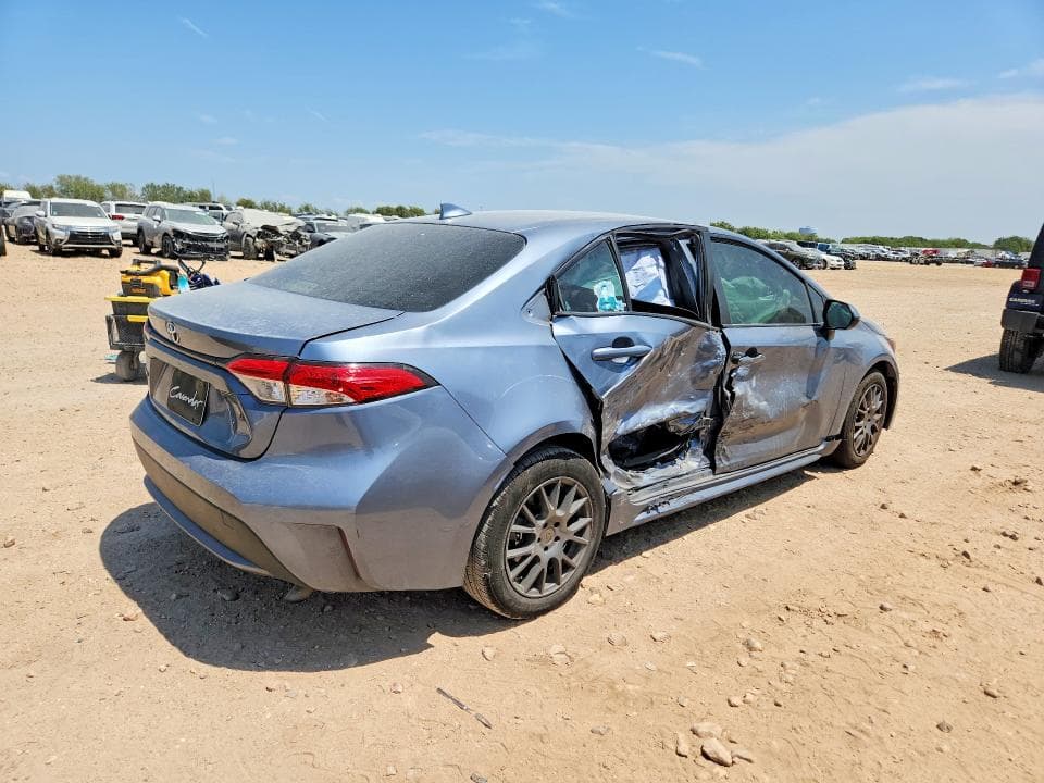 2022 TOYOTA COROLLA LE 3