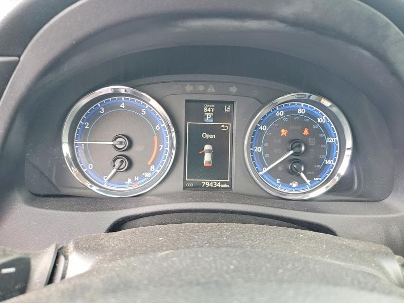 2018 TOYOTA COROLLA XSE 9