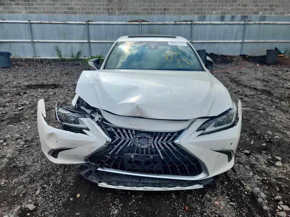 2022 LEXUS ES 300H BASE 5