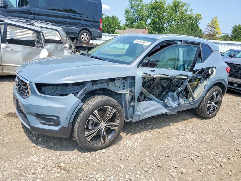 2022 VOLVO XC40 T5 INSCRIPTION