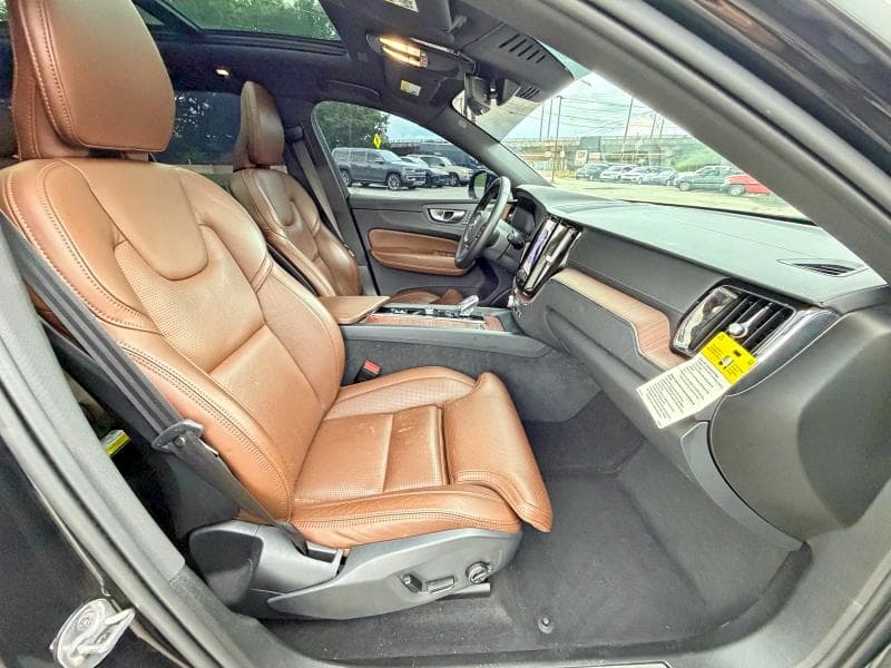 2024 VOLVO XC60 ULTIMATE 5