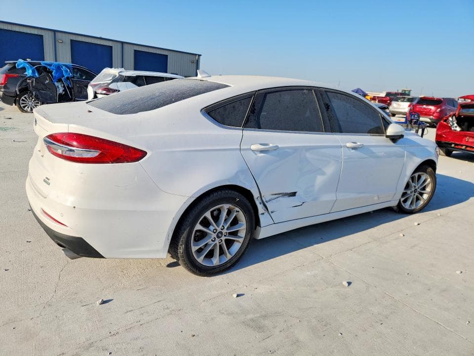 2019 FORD FUSION SE 3