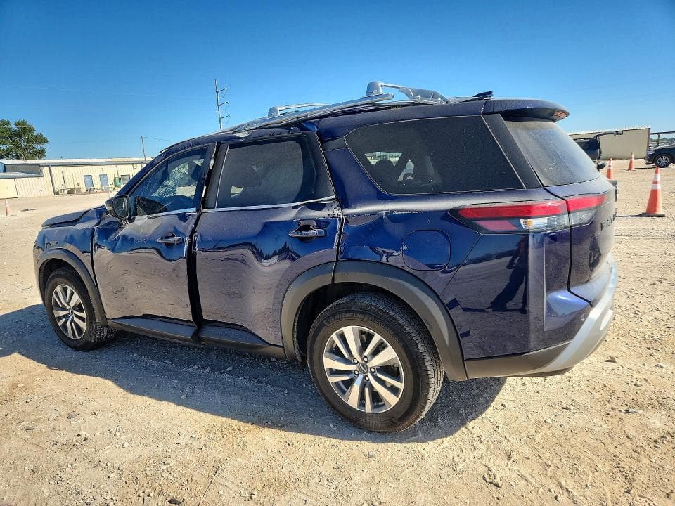 2023 NISSAN PATHFINDER SL 2