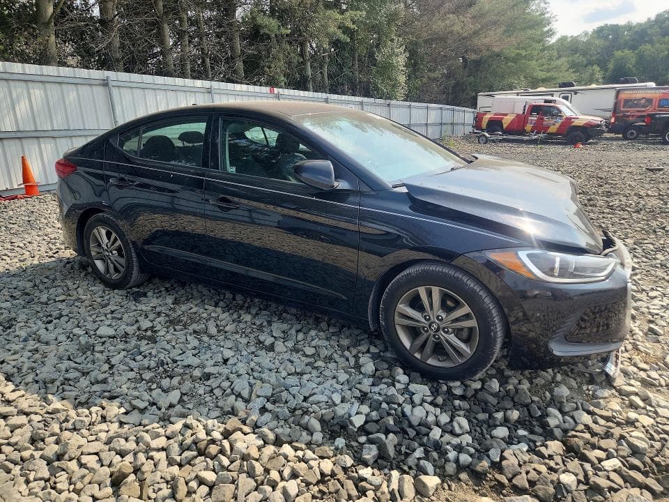2018 HYUNDAI ELANTRA SEL 4