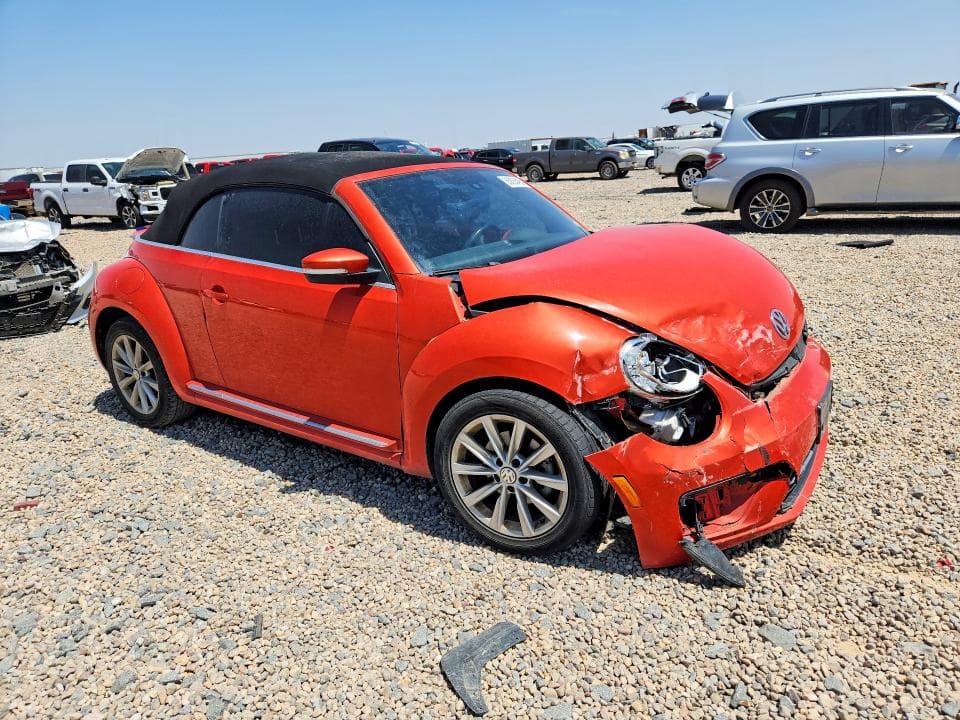 2019 VOLKSWAGEN BEETLE S 4