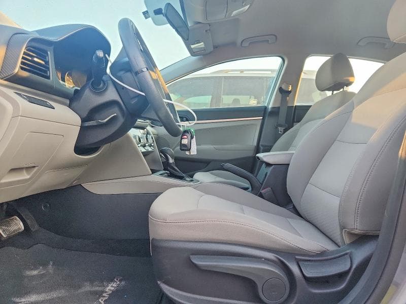 2019 HYUNDAI ELANTRA SE 7