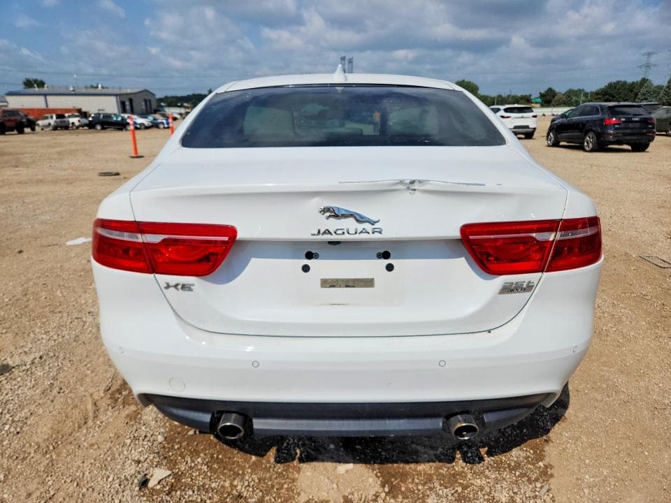 2017 JAGUAR XE PREMIUM 6