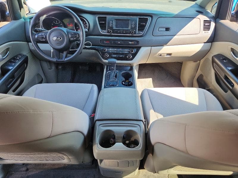2017 KIA SEDONA LX 8