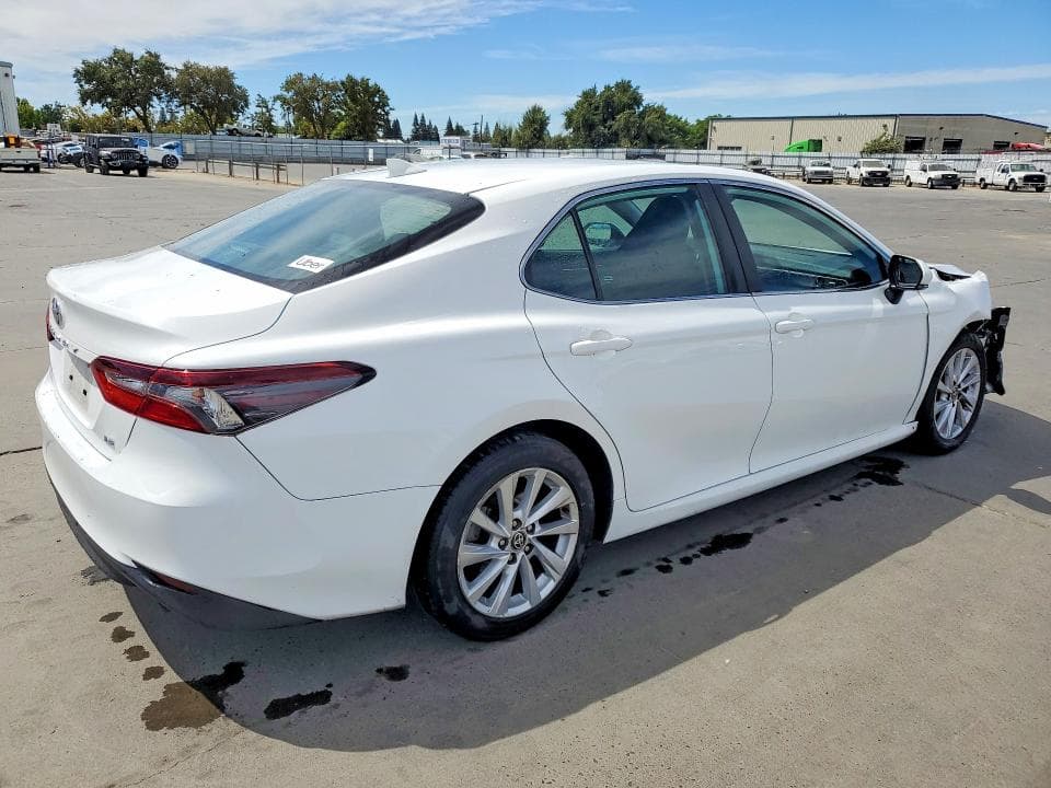 2023 TOYOTA CAMRY LE 3