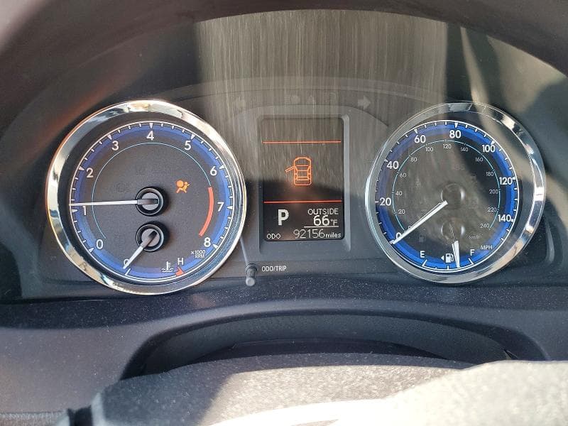 2017 TOYOTA COROLLA LE 9
