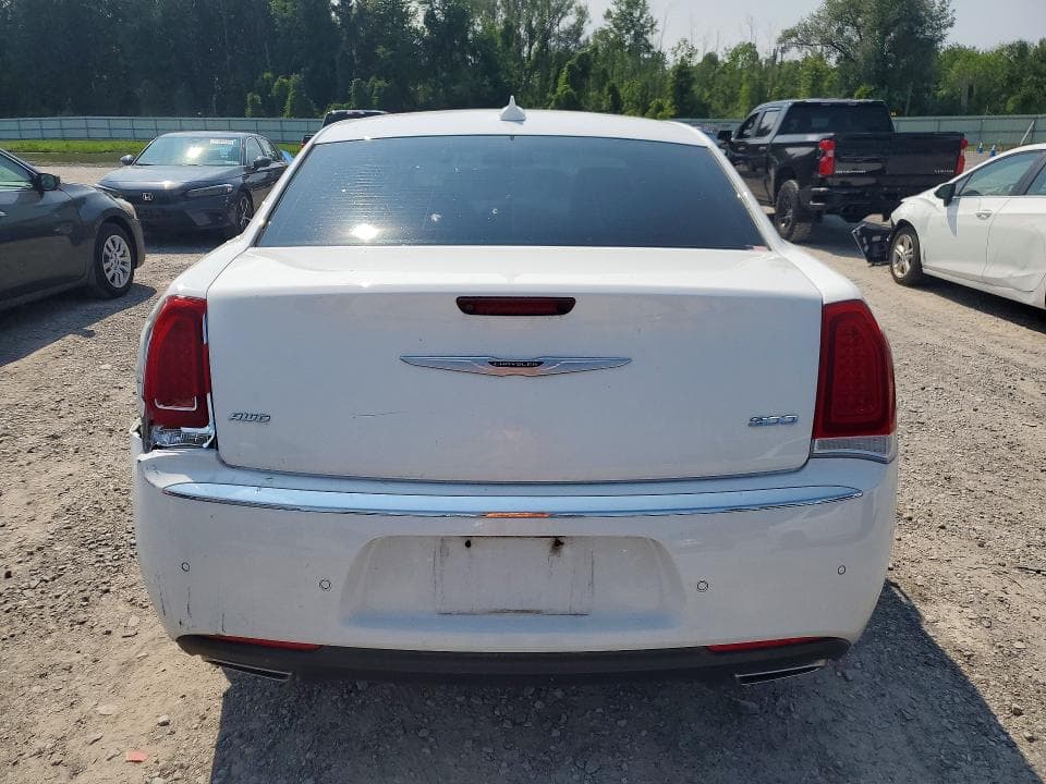2019 CHRYSLER 300 LIMITED 6