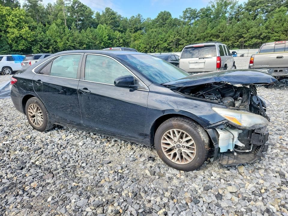 2017 TOYOTA CAMRY LE 4