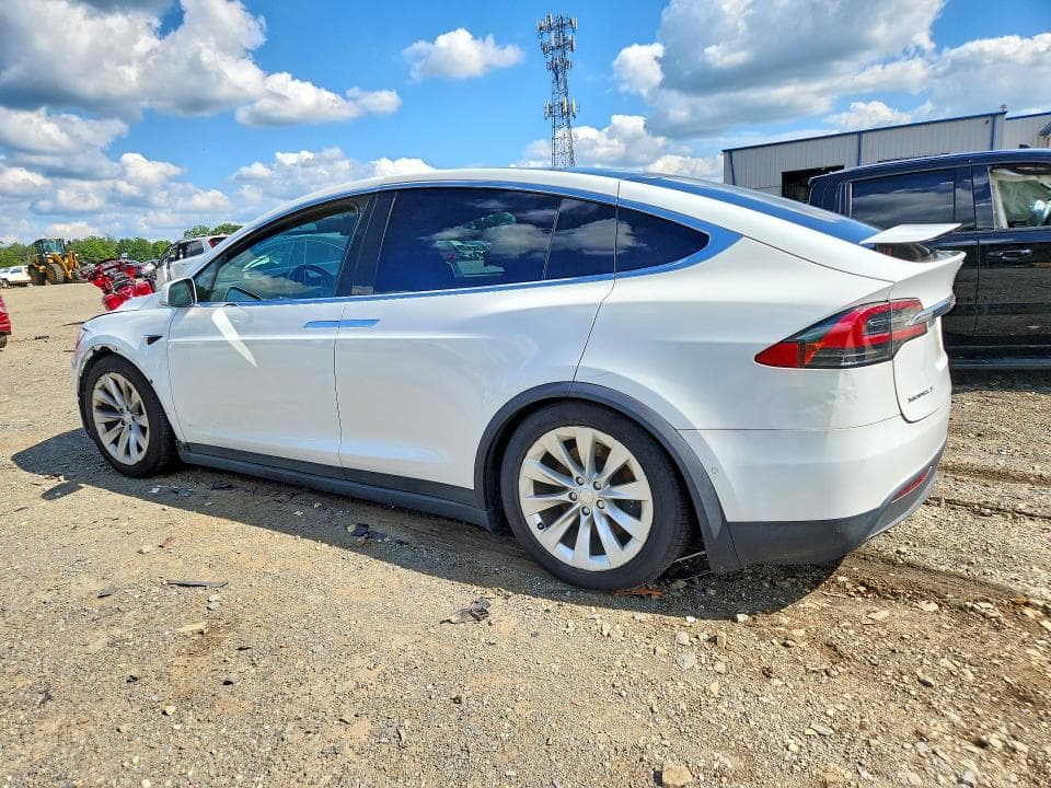 2018 TESLA MODEL X 2