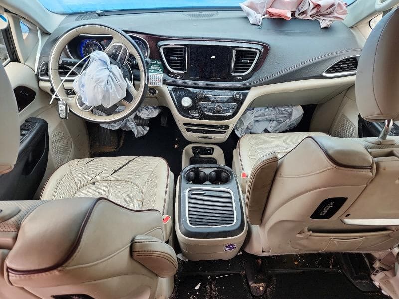 2017 CHRYSLER PACIFICA LIMITED 8