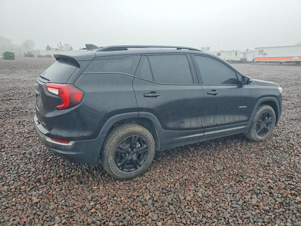2023 GMC TERRAIN AT4 3