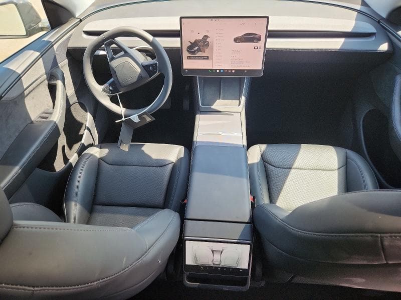 2026 TESLA MODEL Y 8