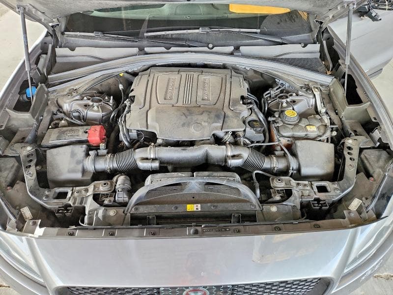 2018 JAGUAR F-PACE R - SPORT 12