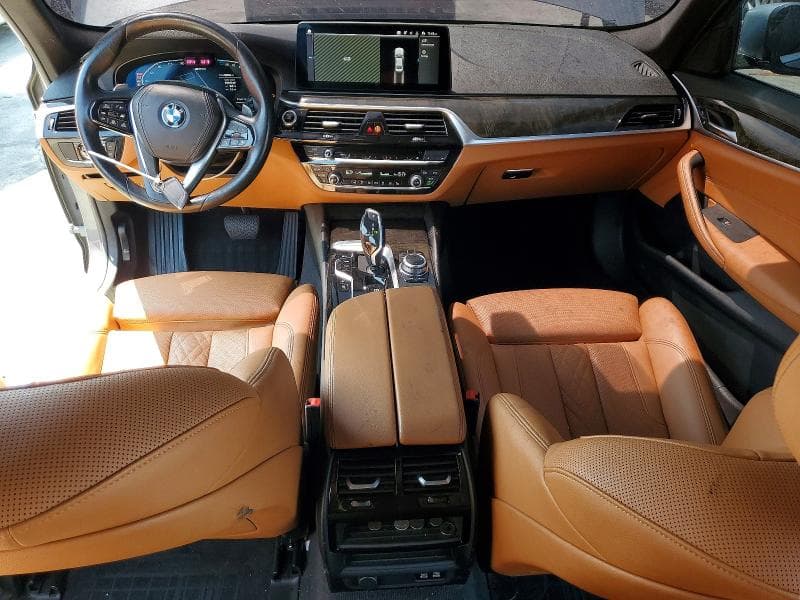 2022 BMW 530E 8