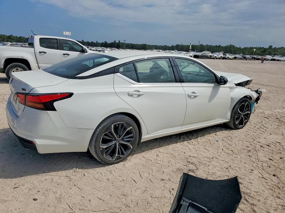 2024 NISSAN ALTIMA SR 3