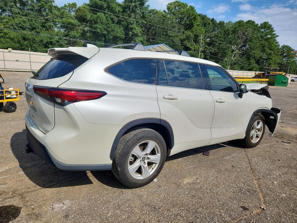 2021 TOYOTA HIGHLANDER LE 3
