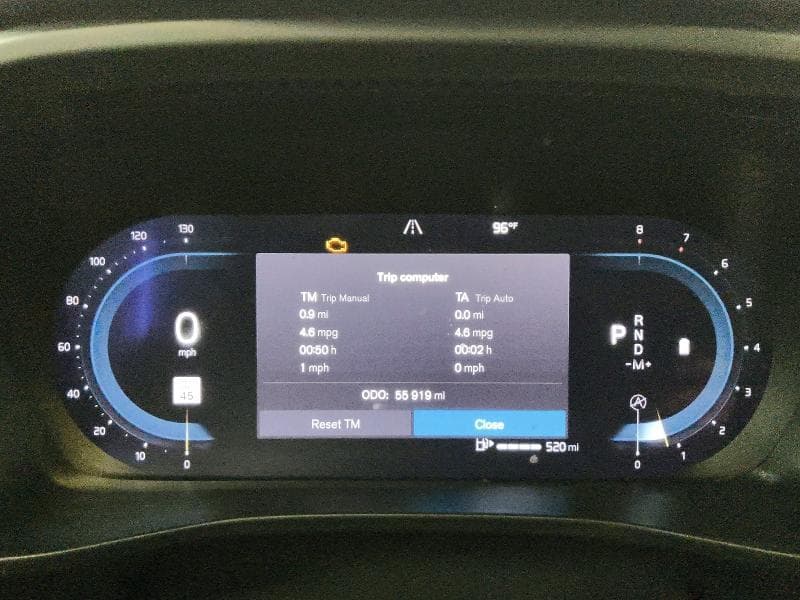 2023 VOLVO XC40 PLUS 9