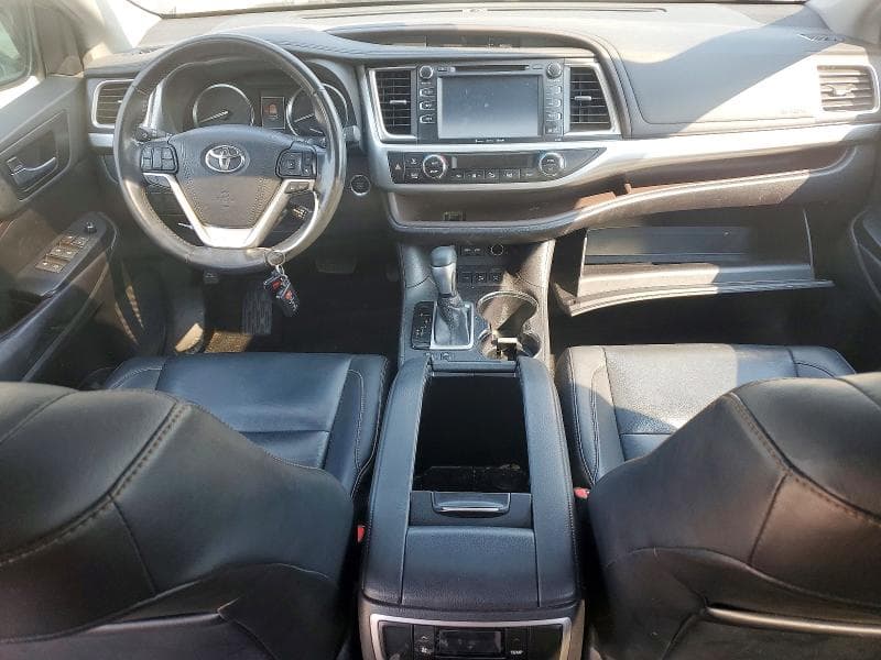 2019 TOYOTA HIGHLANDER XLE 8
