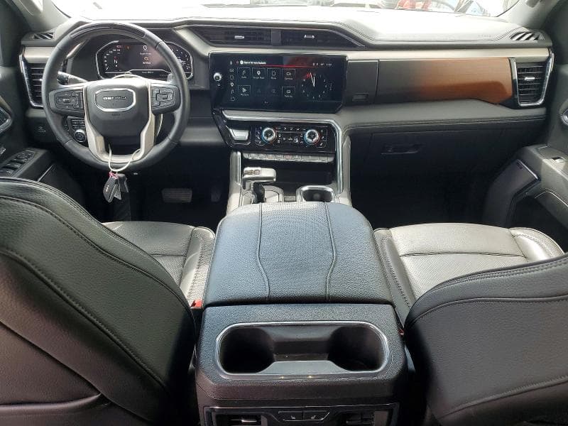 2025 GMC SIERRA K1500 DENALI 8