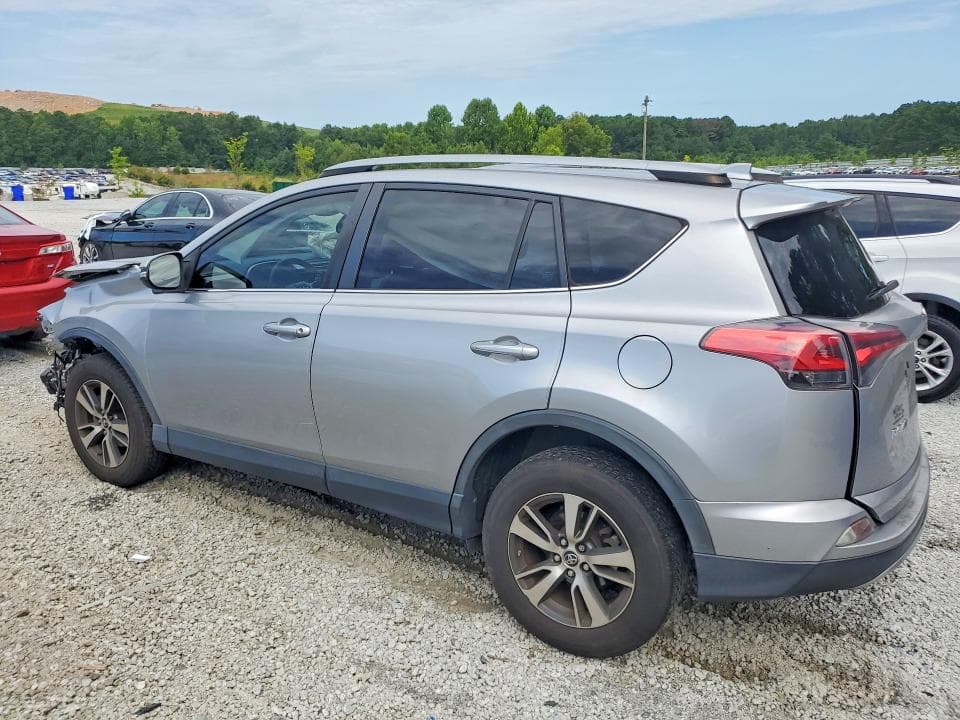 2018 TOYOTA RAV4 XLE 2