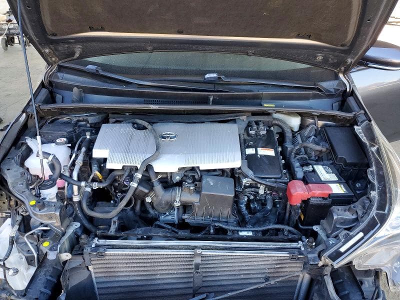 2017 TOYOTA PRIUS THREE TOURING 11