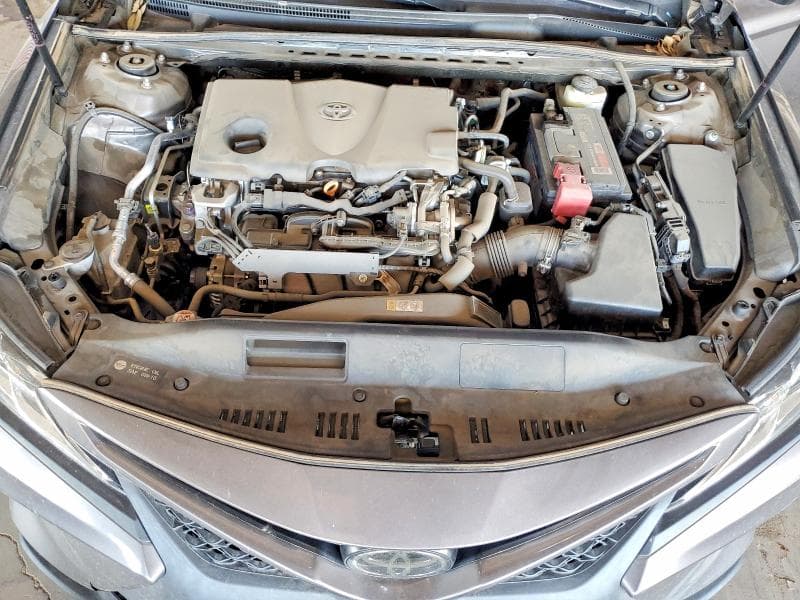 2018 TOYOTA CAMRY SE 11
