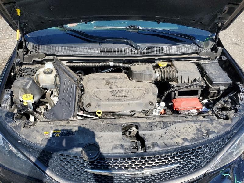 2024 CHRYSLER VOYAGER LX 12