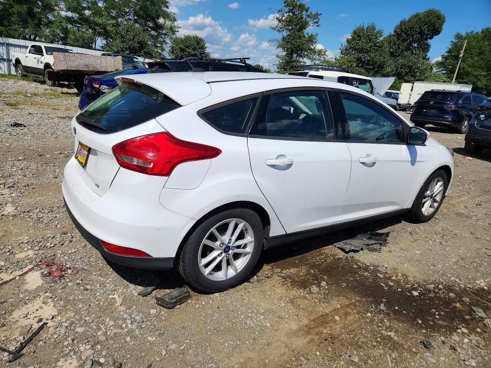2017 FORD FOCUS SE 3