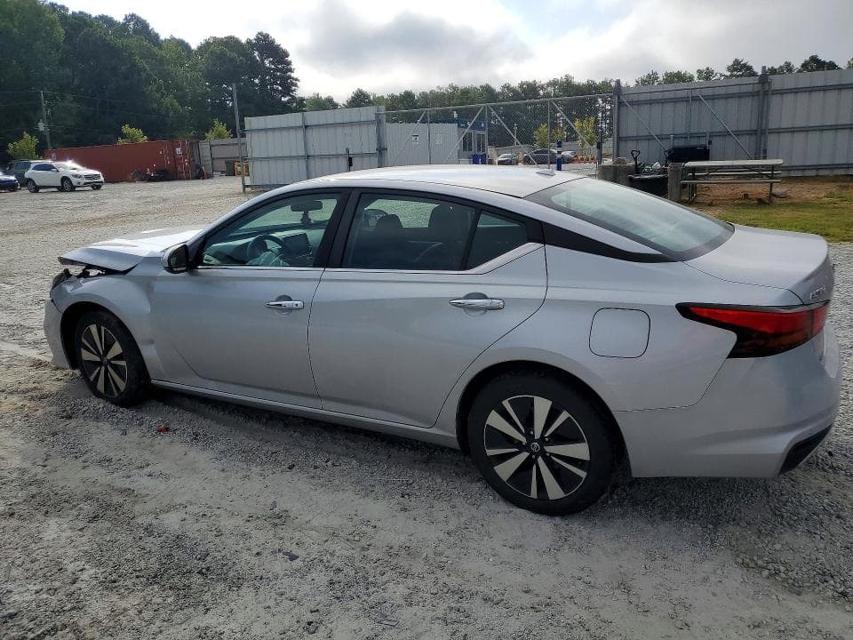2022 NISSAN ALTIMA SV 2