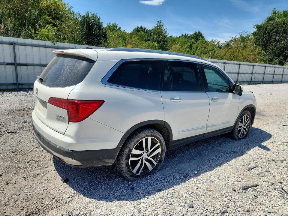 2017 HONDA PILOT TOURING 3