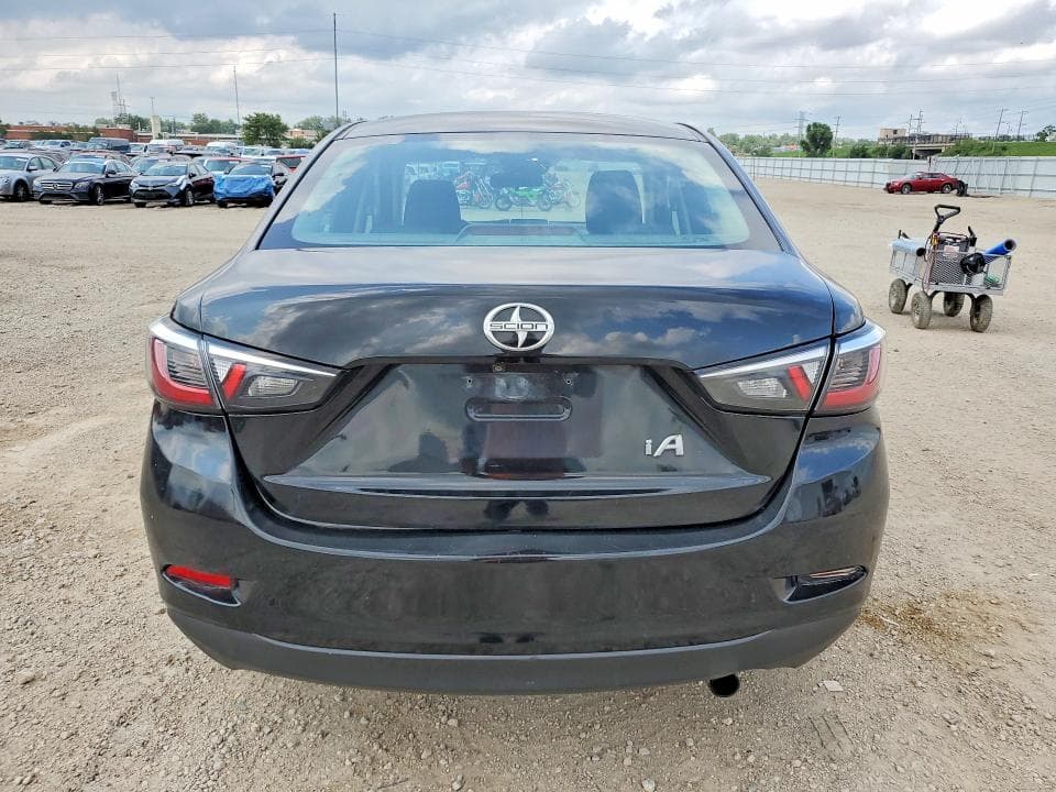 2017 TOYOTA YARIS IA BASE 6