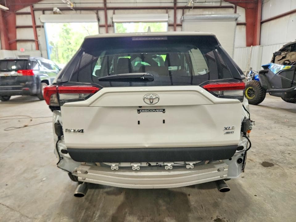 2024 TOYOTA RAV4 XLE 6