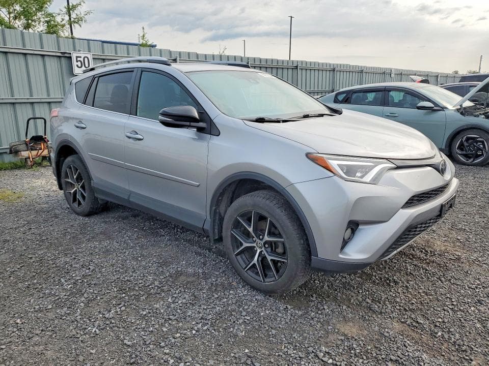 2017 TOYOTA RAV4 SE 4