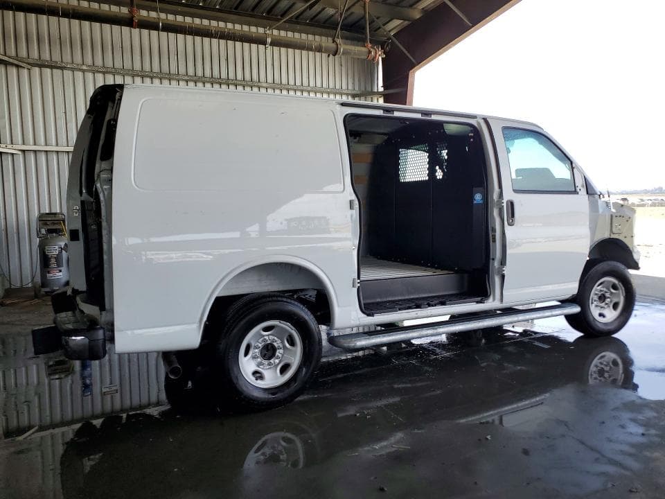 2026 GMC SAVANA G2500 3