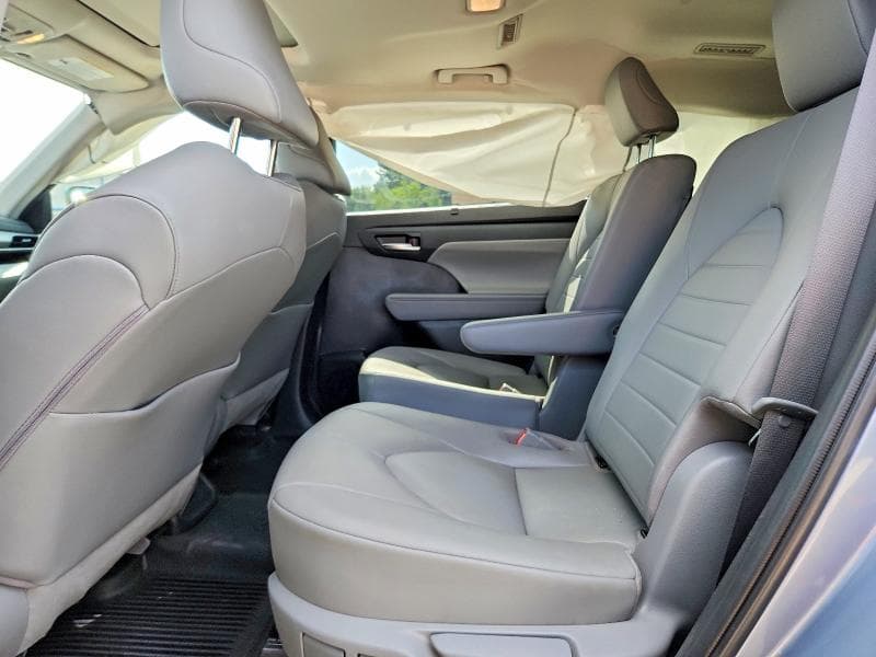 2020 TOYOTA HIGHLANDER XLE 11