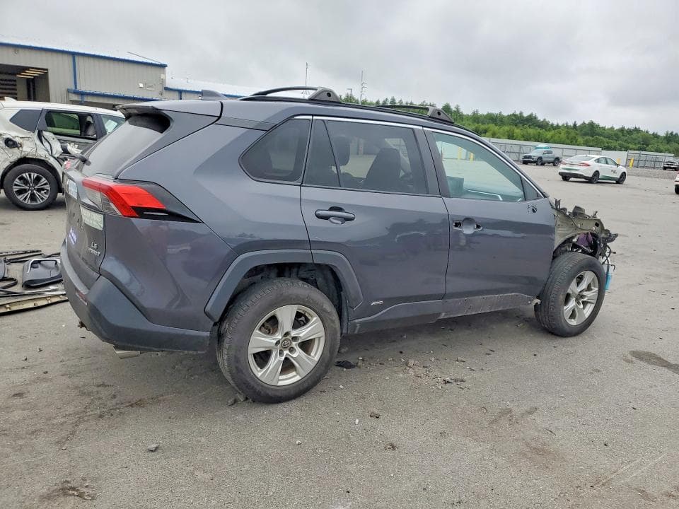 2020 TOYOTA RAV4 LE 3