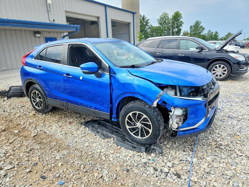 2020 MITSUBISHI ECLIPSE CROSS ES 4