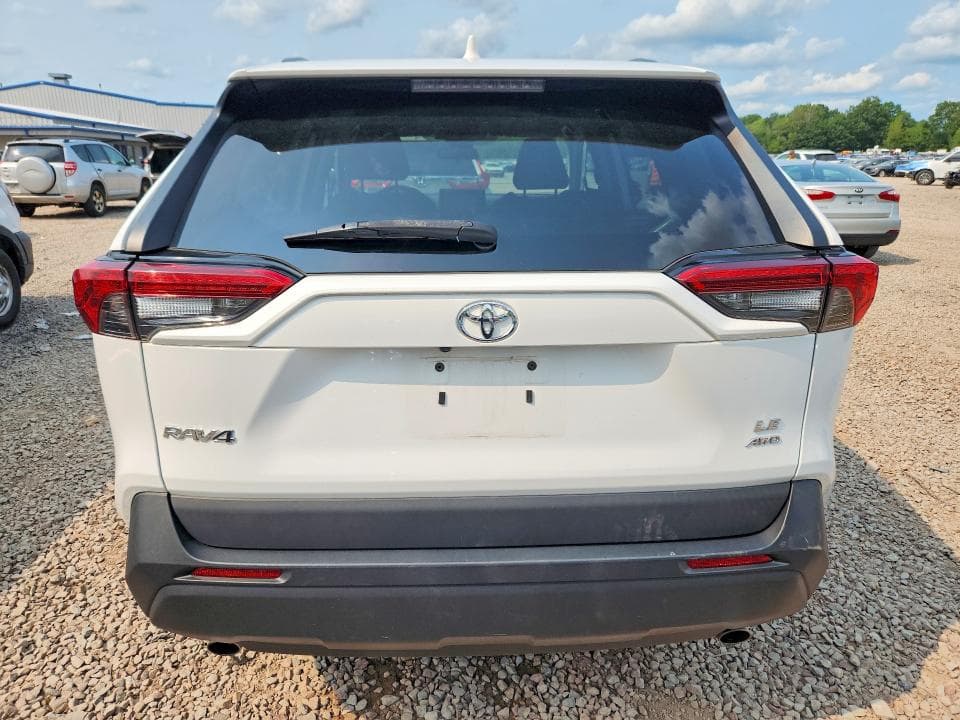2020 TOYOTA RAV4 LE 6