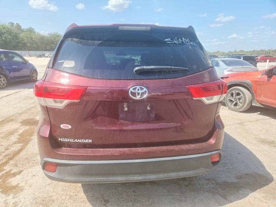 2018 TOYOTA HIGHLANDER LE 6