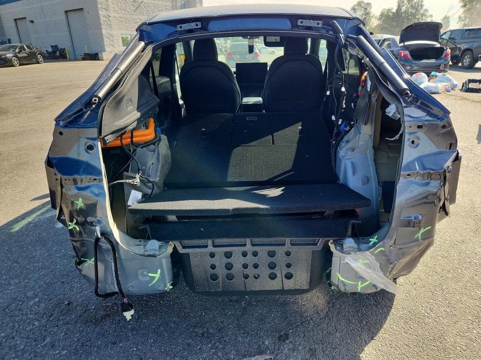 2026 TESLA MODEL Y 6